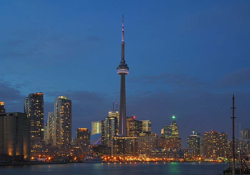 Archivo:Toronto - ON - Skyline at Night.jpg